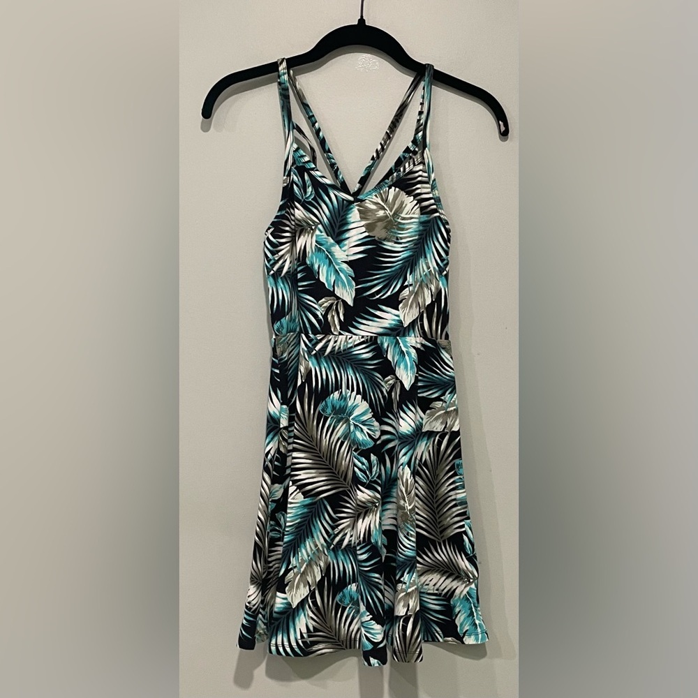 Victorias Secret PINK dress Cross back cotton and elastine blend. Monstera Leaf